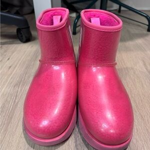 Waterproof UGG boots pink